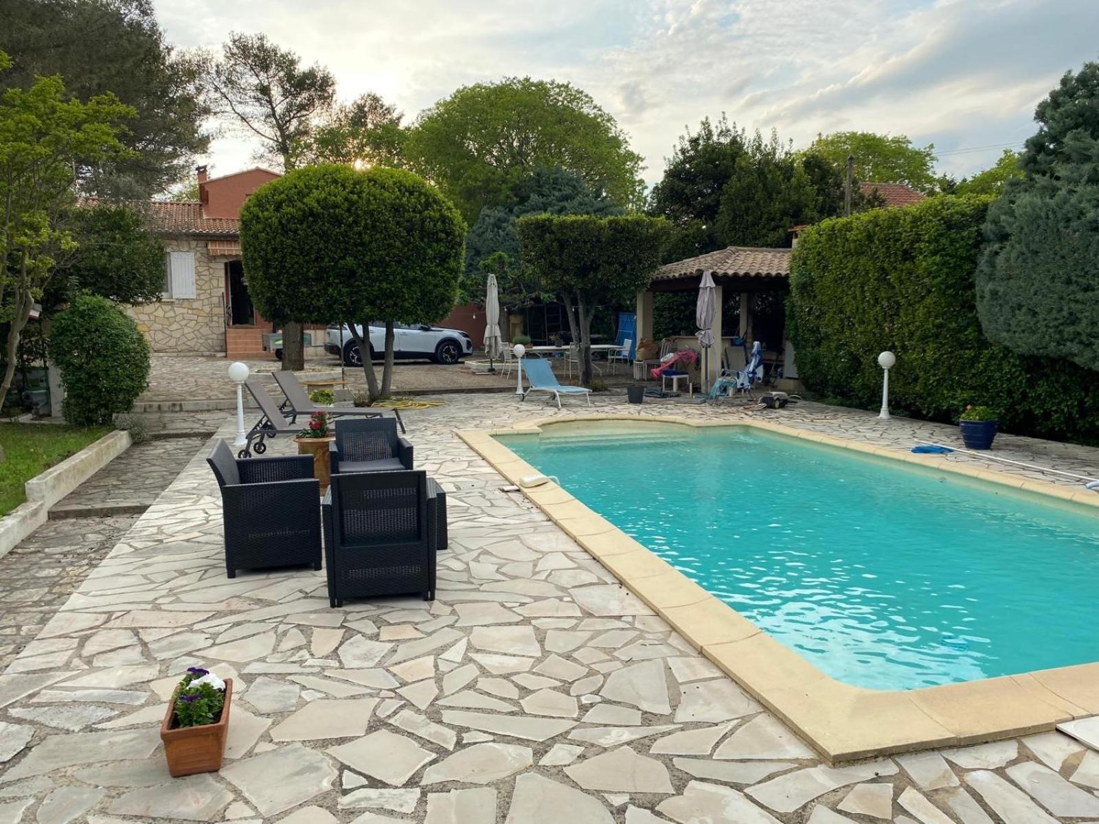 Studio Independant Calme Pas Loin Du Centre Nîmes Dış mekan fotoğraf